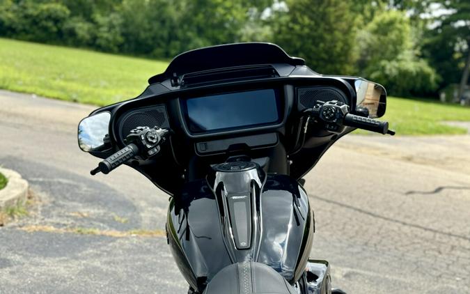 2024 Harley-Davidson Street Glide® Vivid Black - Black Finish