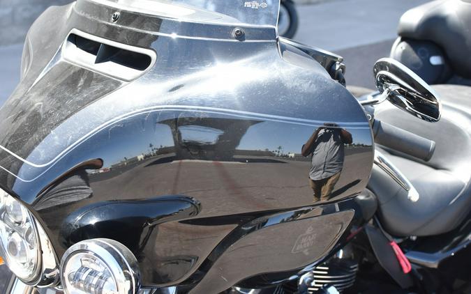 2022 Harley-Davidson Tri Glide Ultra FLHTCUTG