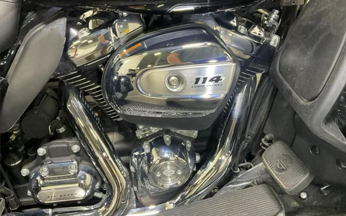 2022 Harley-Davidson Tri Glide Ultra Vivid Black