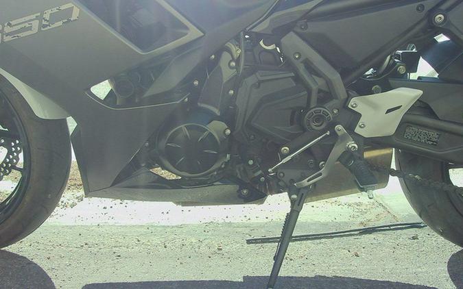 2023 Kawasaki Ninja 650 KRT Edition