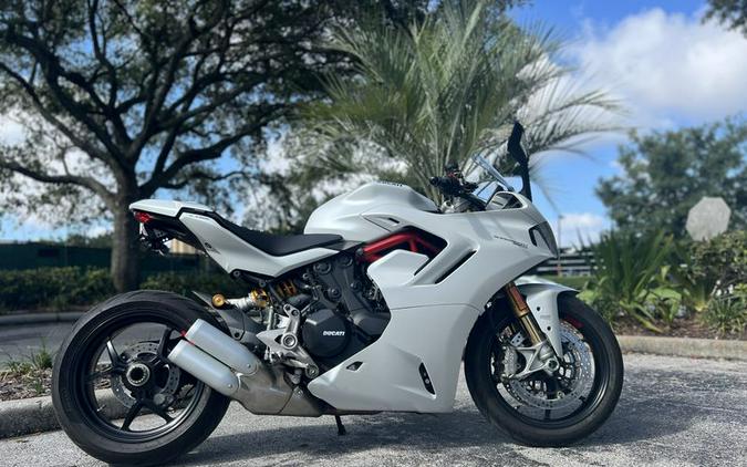 2021 Ducati SuperSport 950 S Review (13 Fast Facts For Sport-Touring)