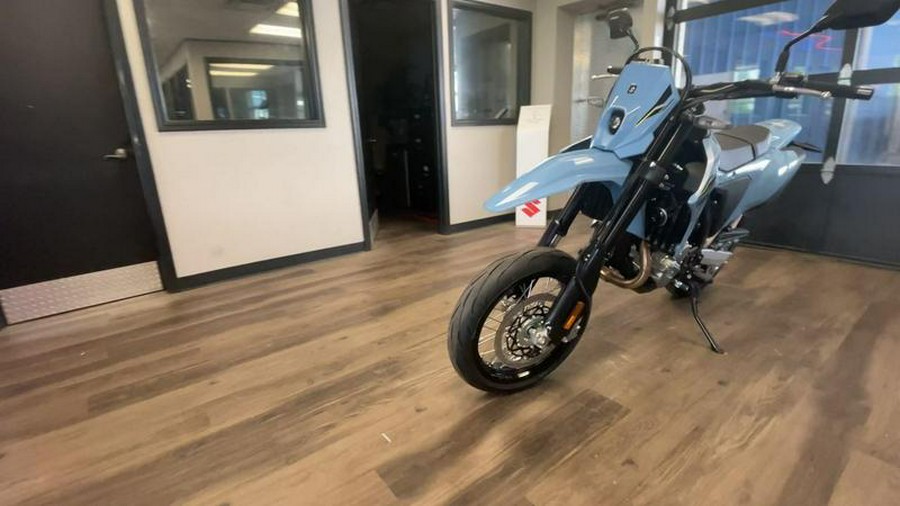 2025 Suzuki DR-Z4SMM5
