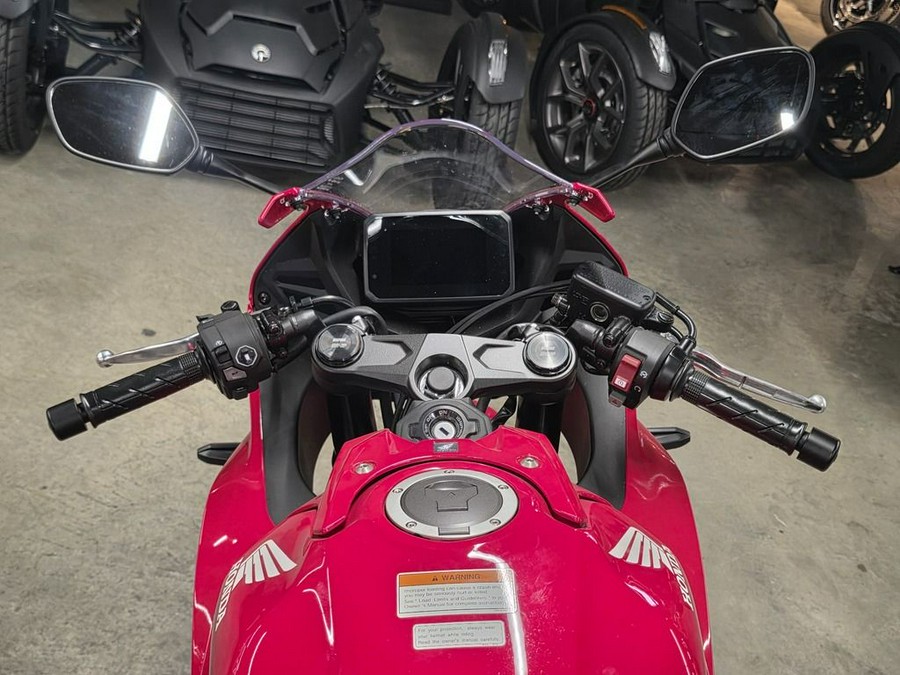 2025 Honda CBR650R E-Clutch