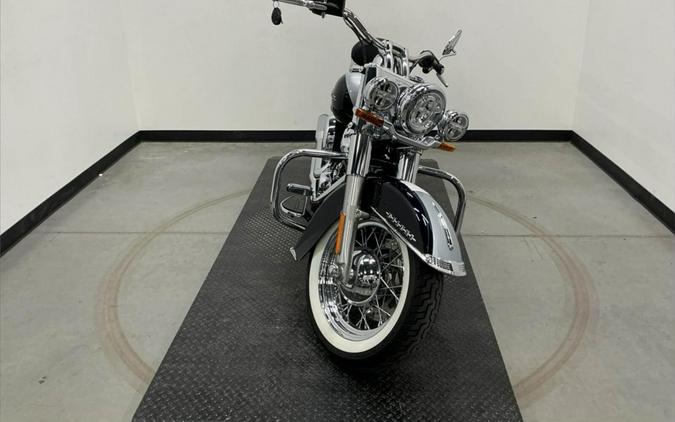 2019 Harley-Davidson Deluxe Midnight Blue/Barracuda Silver