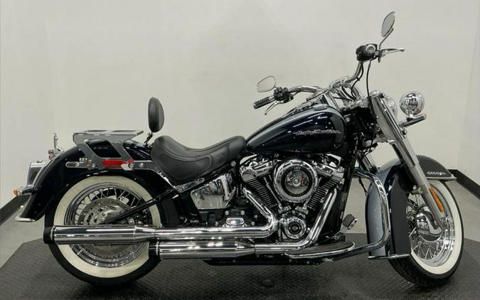 2019 Harley-Davidson Deluxe Midnight Blue/Barracuda Silver