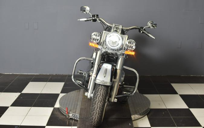 2019 Harley-Davidson Deluxe FLDE