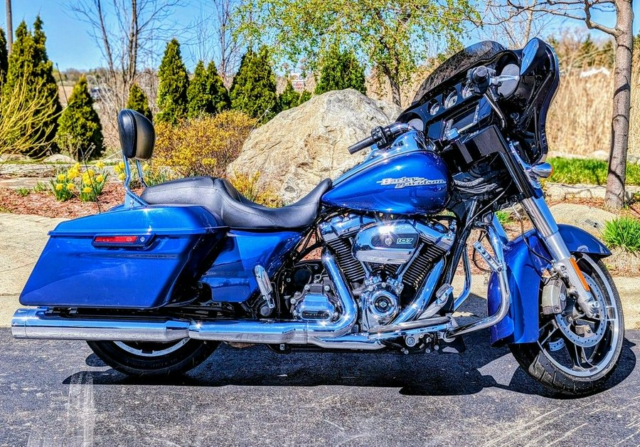 2017 Harley-Davidson® FLHXS - Street Glide® Special