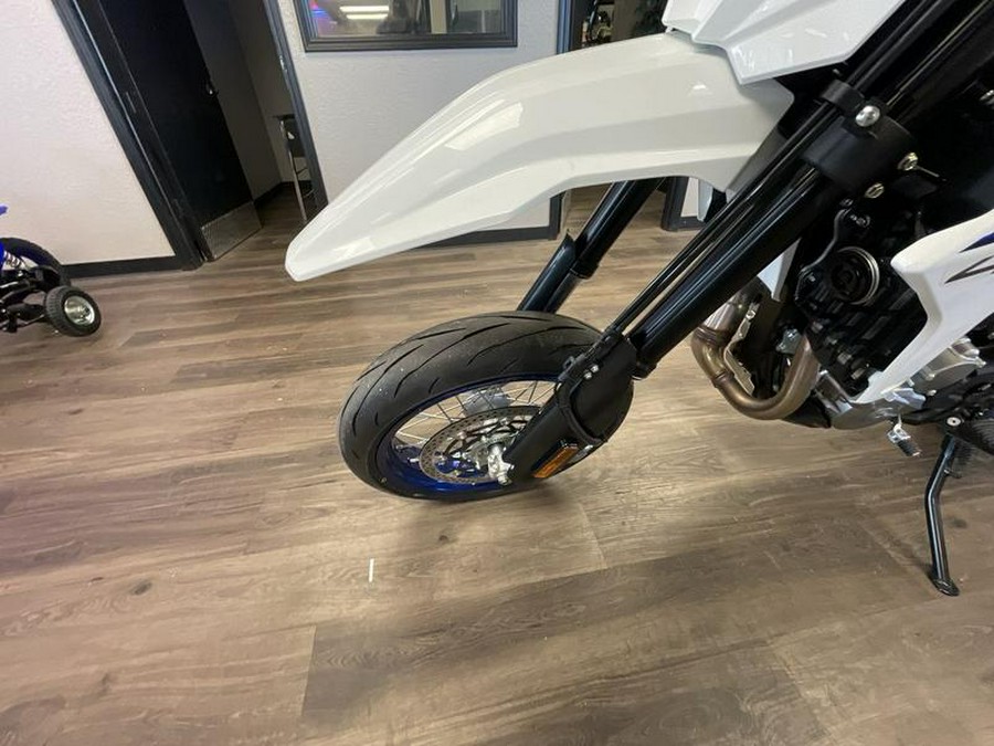 2025 Suzuki DR-Z4SMM5