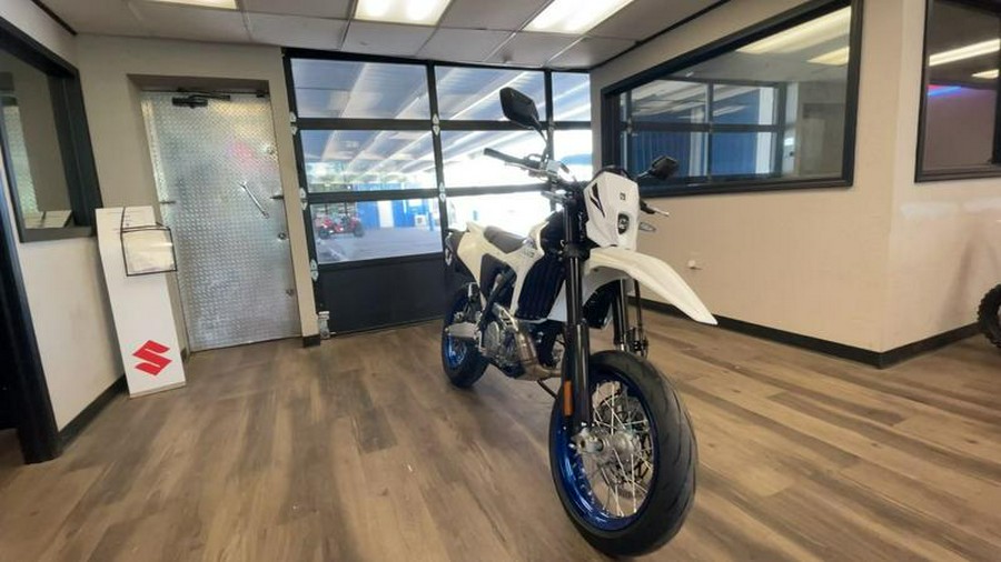 2025 Suzuki DR-Z4SMM5