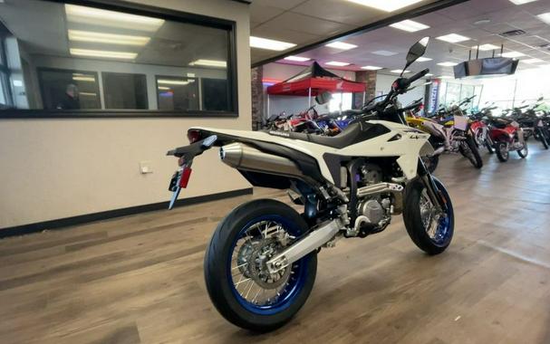 2025 Suzuki DR-Z4SMM5