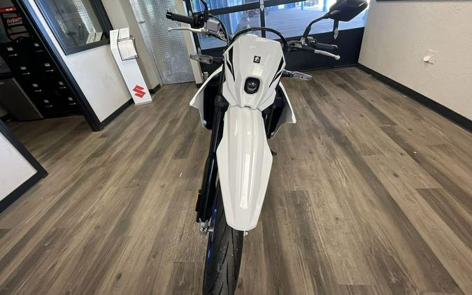 2025 Suzuki DR-Z4SMM5