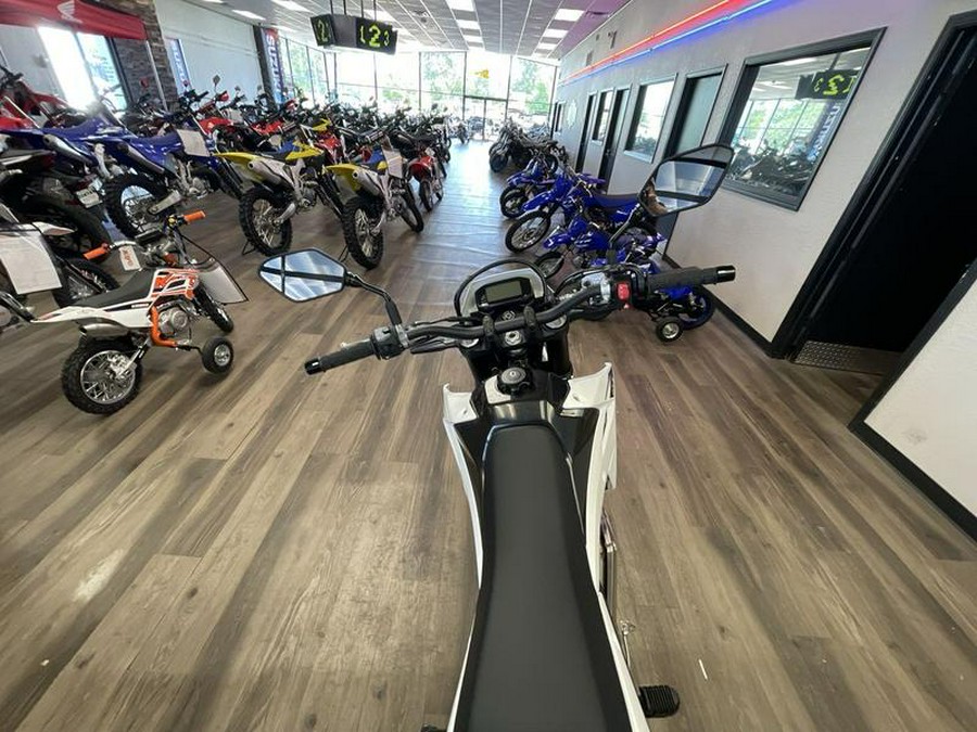 2025 Suzuki DR-Z4SMM5