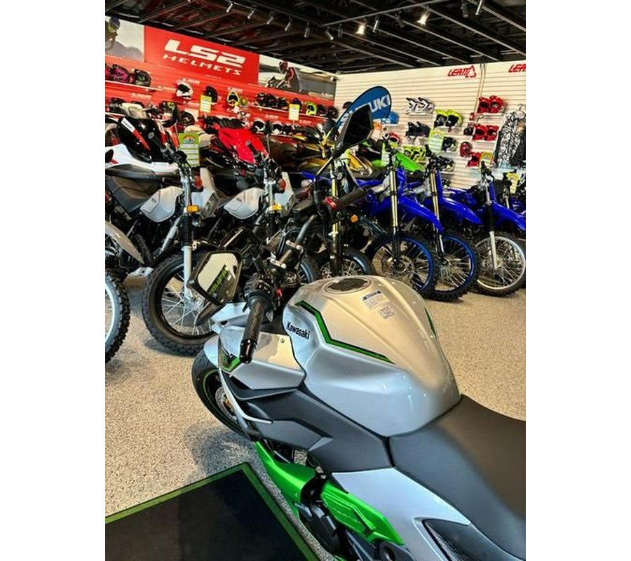 2024 Kawasaki Z7 Hybrid ABS
