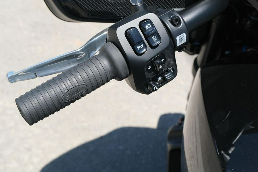 New 2025 INDIAN MOTORCYCLE CHIEFTAIN POWERPLUS