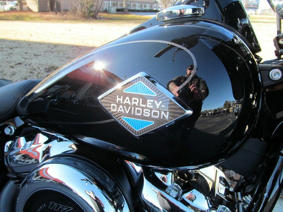 2025 Harley-Davidson Softail FLHC - Heritage Classic