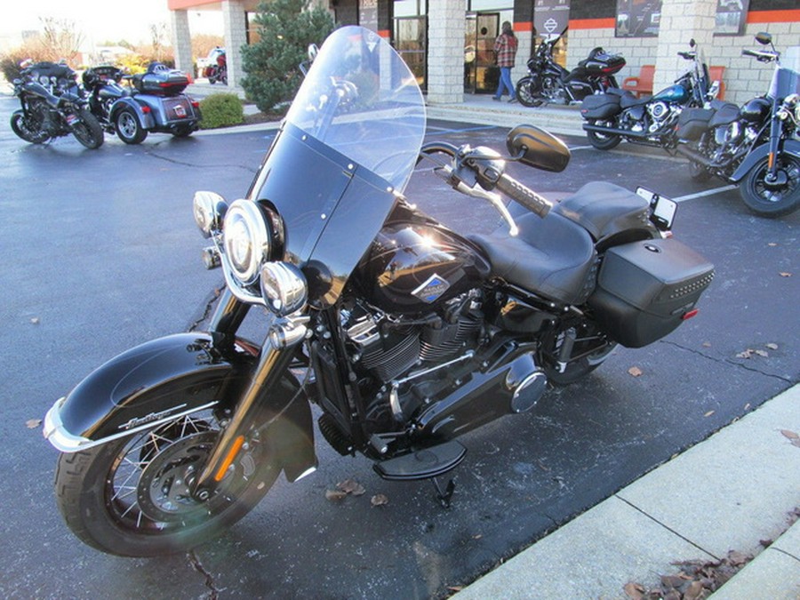 2025 Harley-Davidson Softail FLHC - Heritage Classic