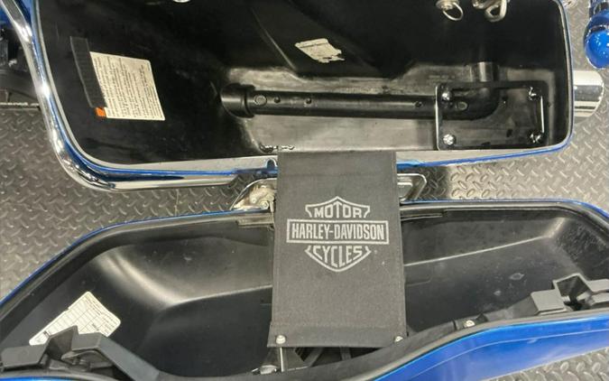 2016 Harley-Davidson Road King Police Special Luxury Blue Pearl/Brilliant Silver