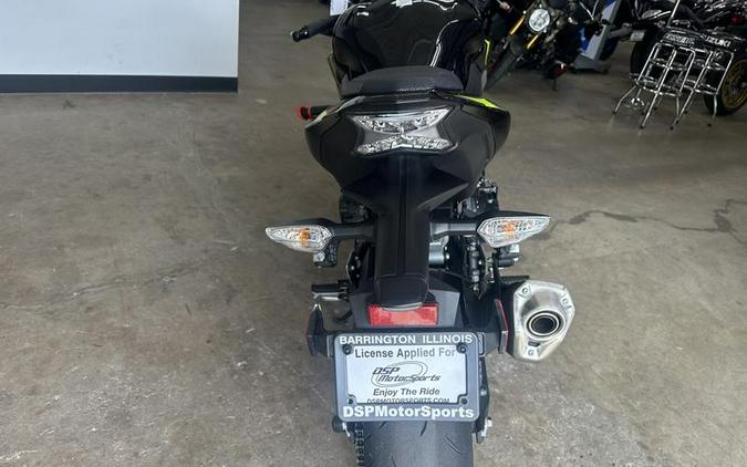 2024 Kawasaki Z900 ABS Metallic Spark Black/Metallic Matte Dark Gray