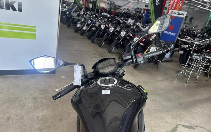 2024 Kawasaki Z900 ABS Metallic Spark Black/Metallic Matte Dark Gray