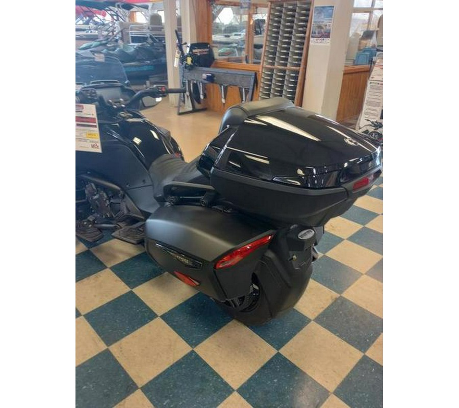 2024 Can-Am® Spyder F3 Limited Dark Wheels