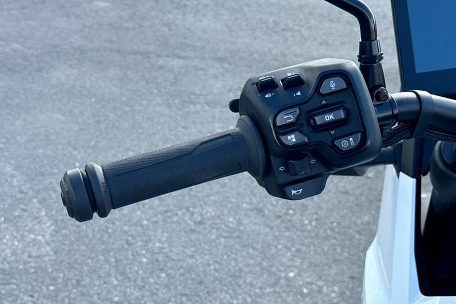 2025 Can-Am® Origin® Base