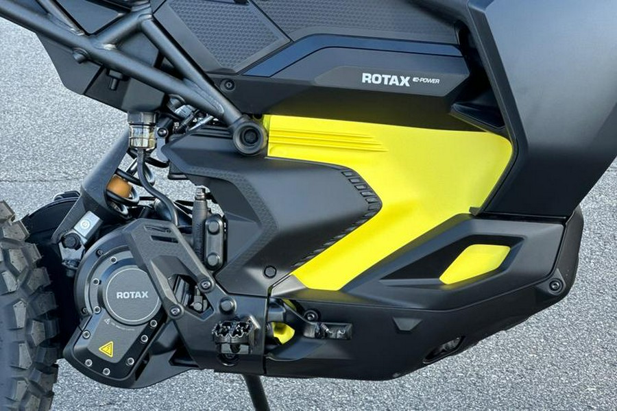 2025 Can-Am® Origin® Base