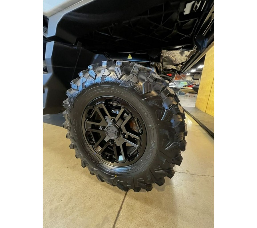 2026 Can-Am Defender MAX Limited HD11