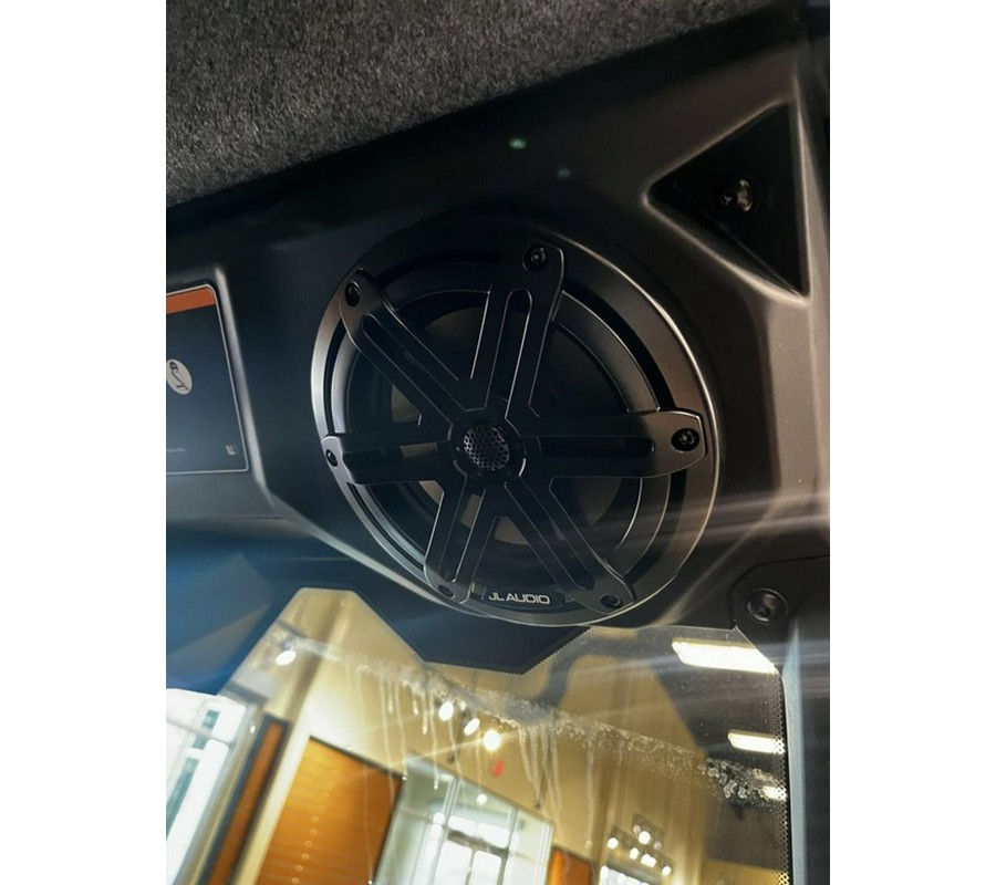 2026 Can-Am Defender MAX Limited HD11