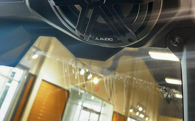 2026 Can-Am Defender MAX Limited HD11