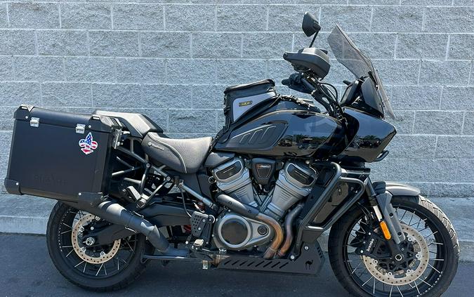 2022 Harley-Davidson® Pan America™ 1250 Special BLACK