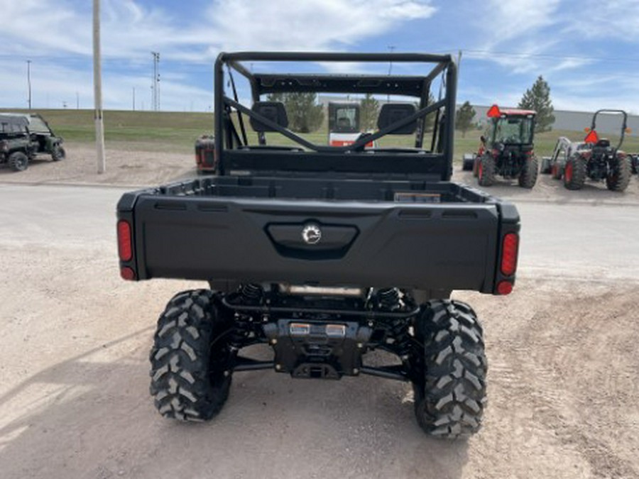 2025 Can-Am Defender DPS HD10
