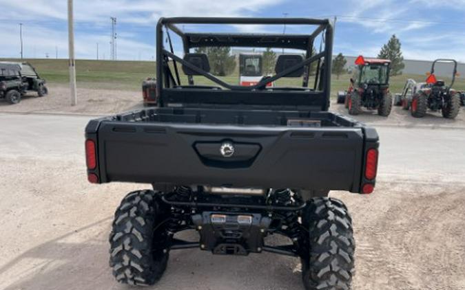 2025 Can-Am Defender DPS HD10