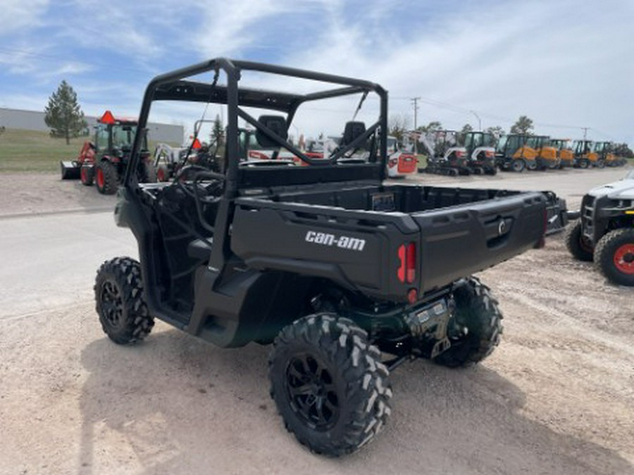 2025 Can-Am Defender DPS HD10