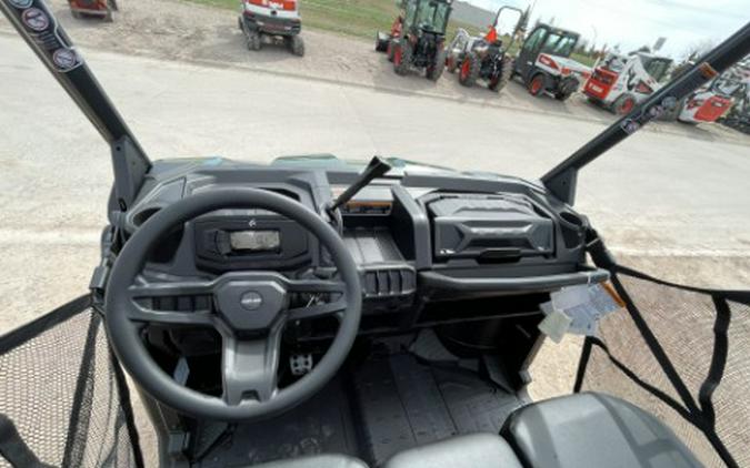 2025 Can-Am Defender DPS HD10