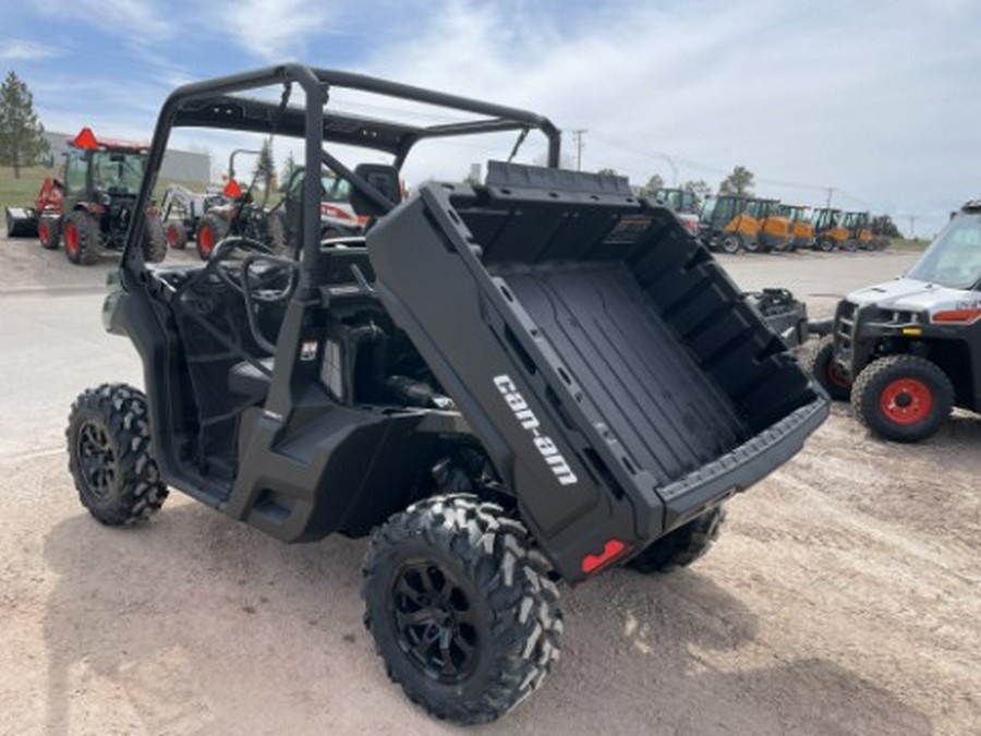 2025 Can-Am Defender DPS HD10