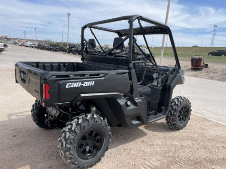 2025 Can-Am Defender DPS HD10