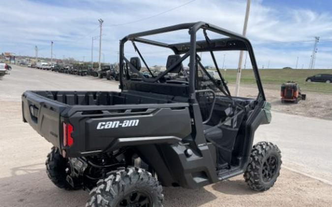 2025 Can-Am Defender DPS HD10