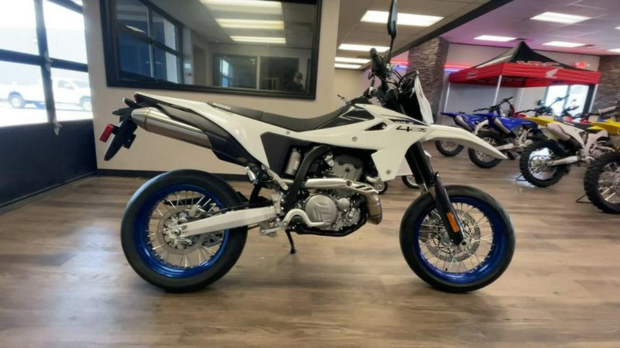 2025 Suzuki DR-Z4SMM5