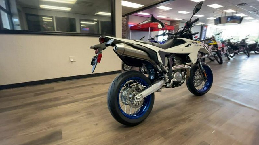 2025 Suzuki DR-Z4SMM5