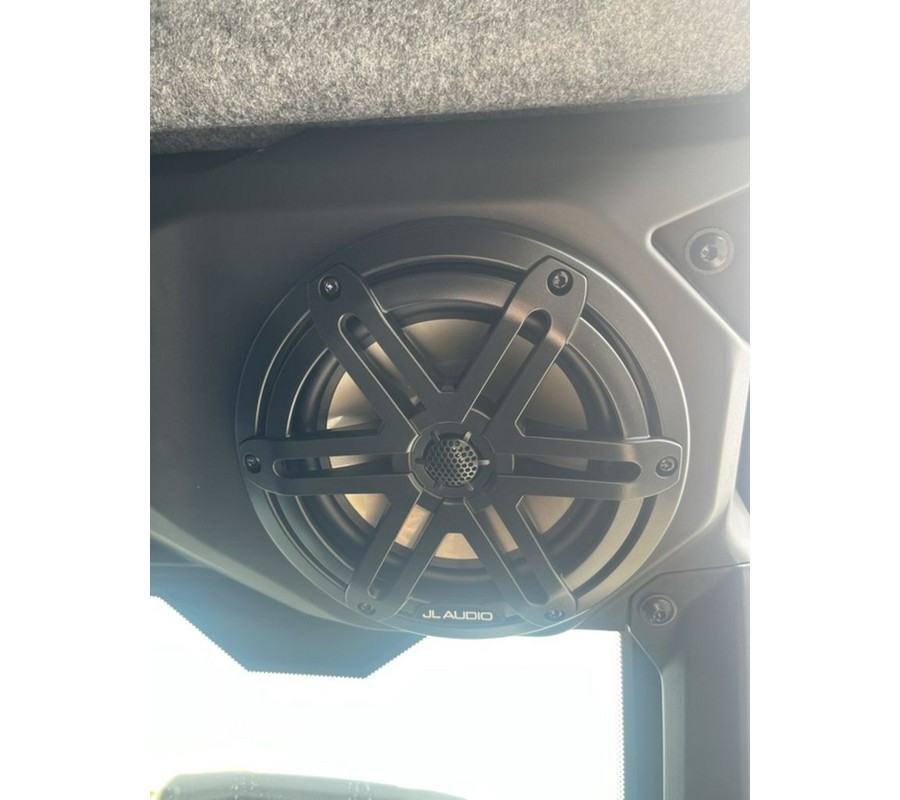 2026 Can-Am Defender MAX Limited HD11