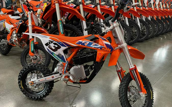 2023 KTM SX-E 3 First Look [Just In Time For Christmas]