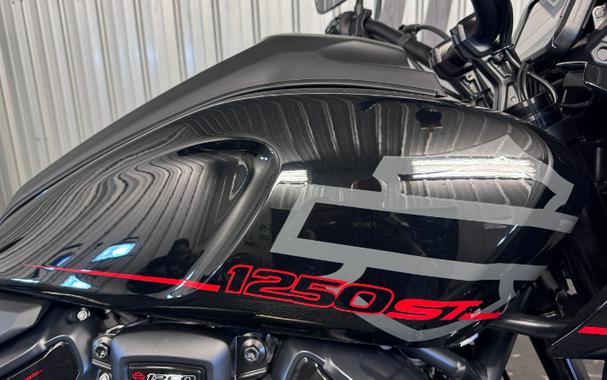 2025 Harley-Davidson PAN AMERICA 1250 ST