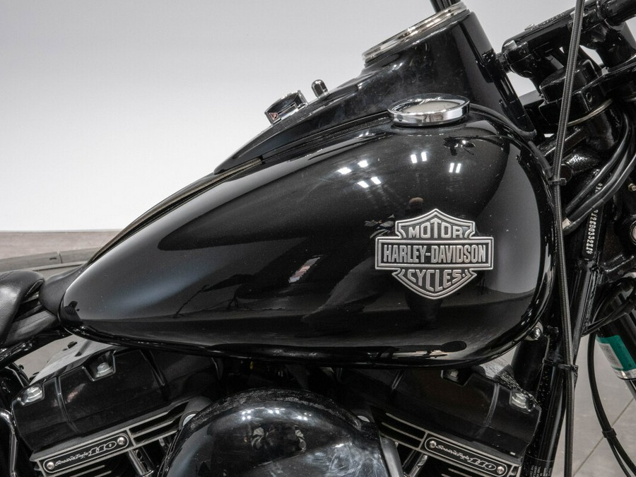 2016 Harley-Davidson FLSS Softail Slim S in Vivid Black
