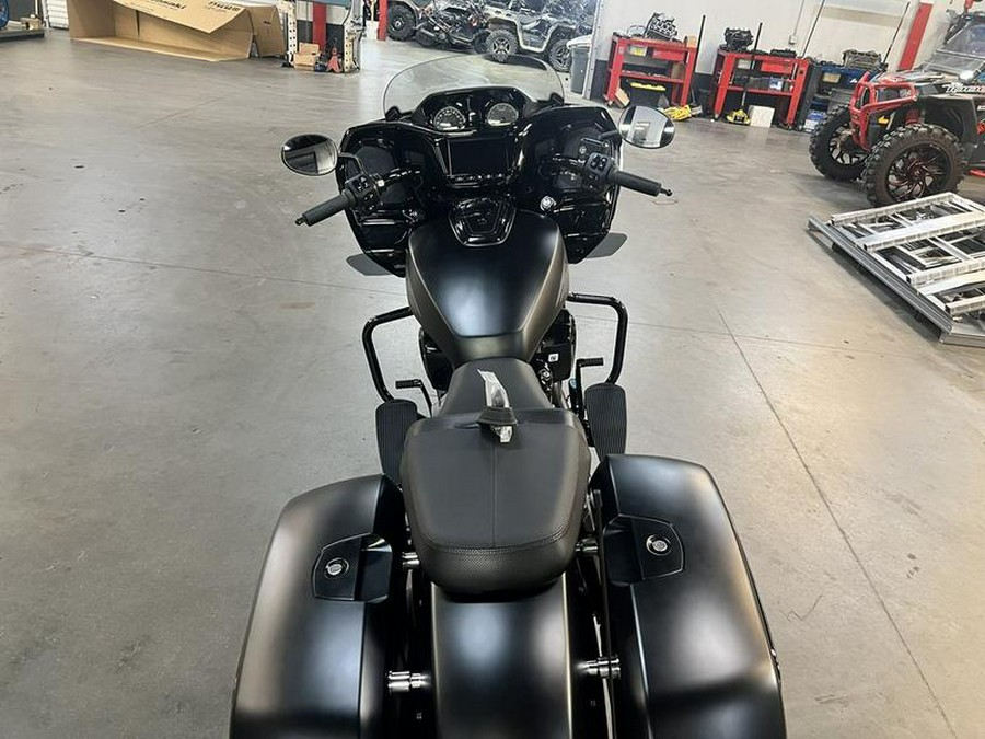 2026 Indian Motorcycle® Challenger® Dark Horse® 112 Black Smoke
