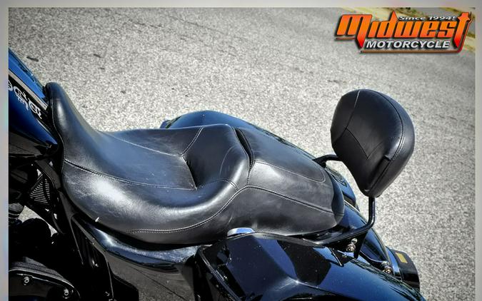 2019 Harley-Davidson® FLHT