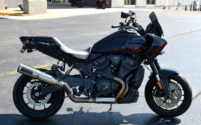 2025 Harley-Davidson® Pan America® 1250 ST Vivid Black
