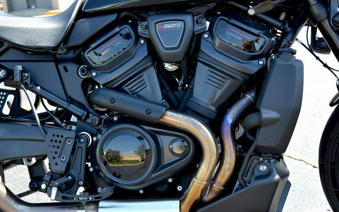 2025 Harley-Davidson® Pan America® 1250 ST Vivid Black