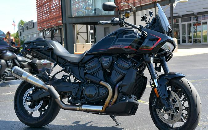 2025 Harley-Davidson® Pan America® 1250 ST Vivid Black