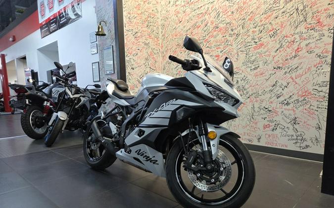 2025 Kawasaki NINJA ZX4RR ABS