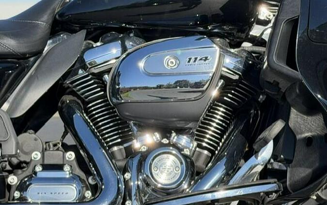 2023 Harley-Davidson Ultra Limited Vivid Black - Black Finish